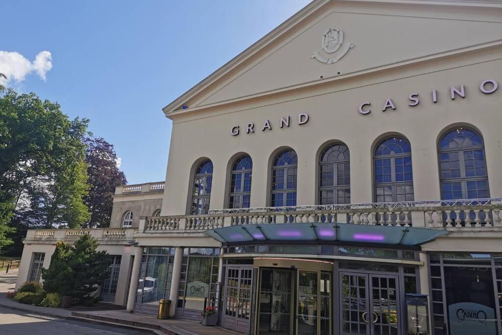 Gite Le Balcon Flaubert Forges-les-Eaux Exterior foto