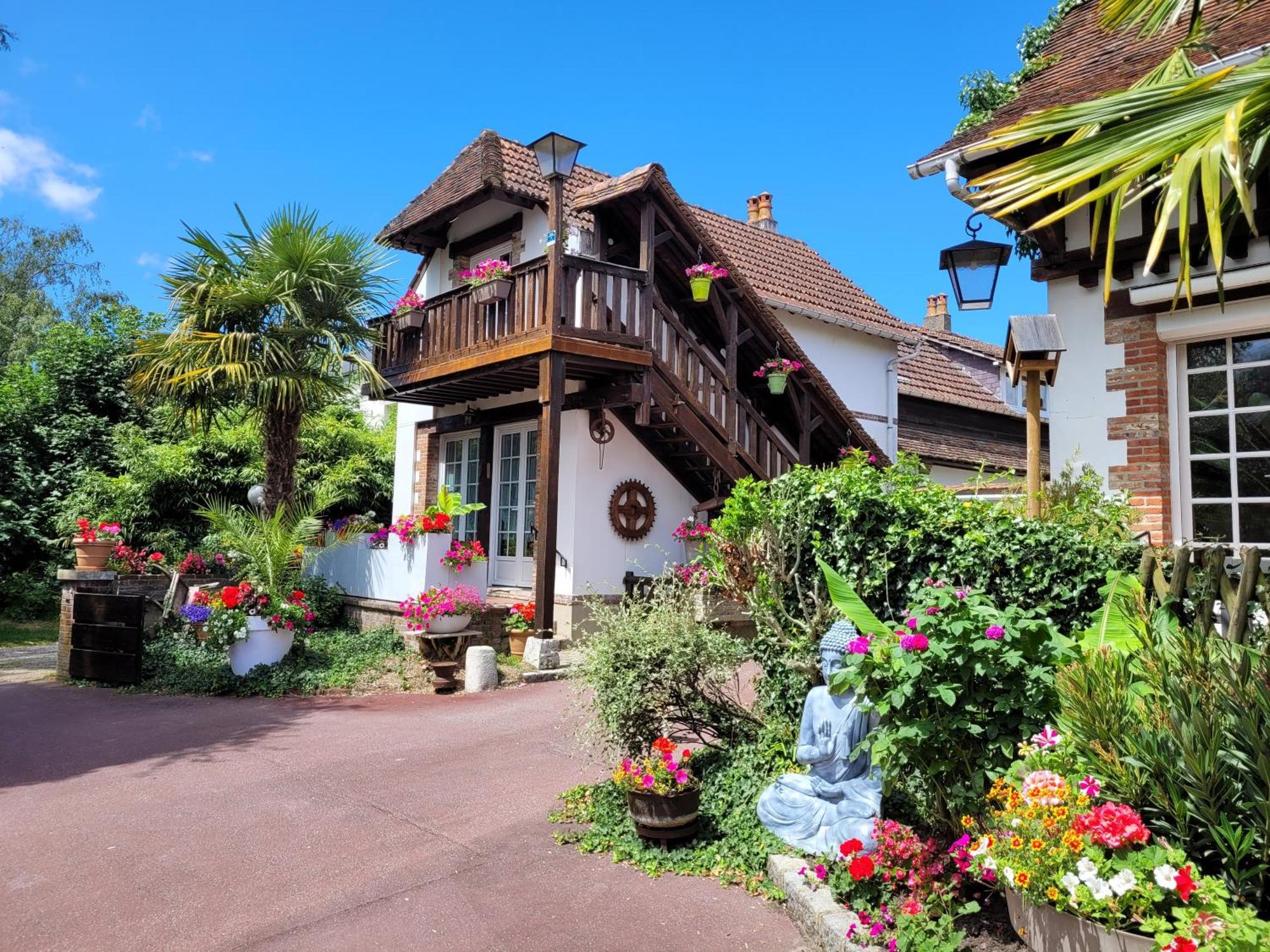 Gite Le Balcon Flaubert Forges-les-Eaux Exterior foto