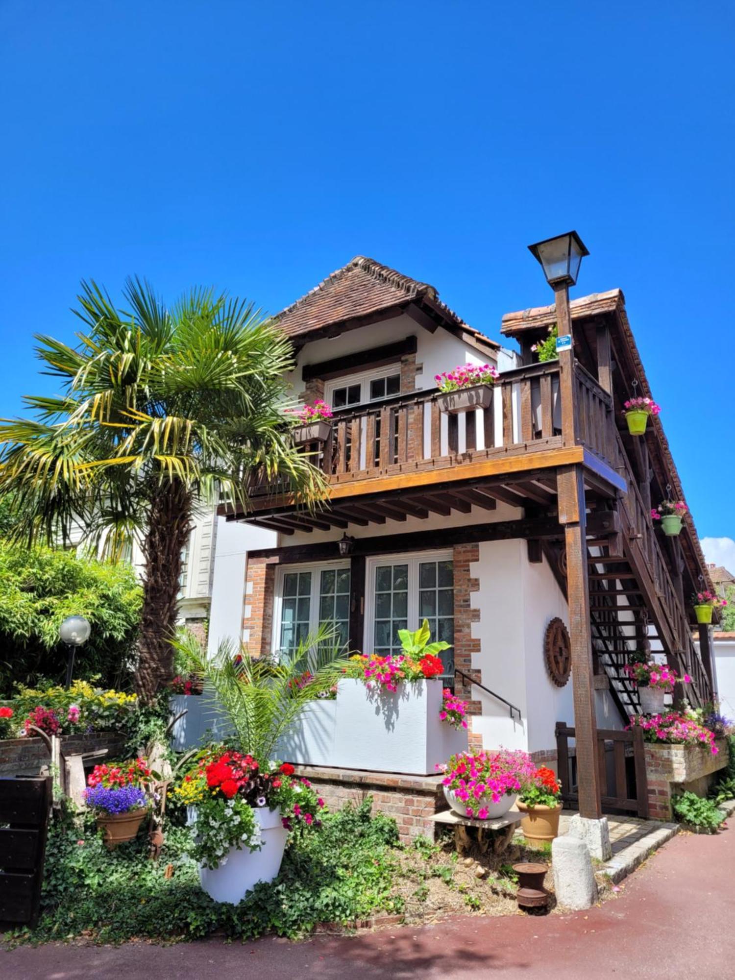 Gite Le Balcon Flaubert Forges-les-Eaux Exterior foto